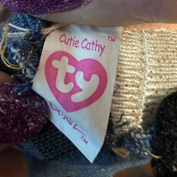 TY Cutie Cathy Doll Poseable doll with shirt and jeans - Picture 9 of 9